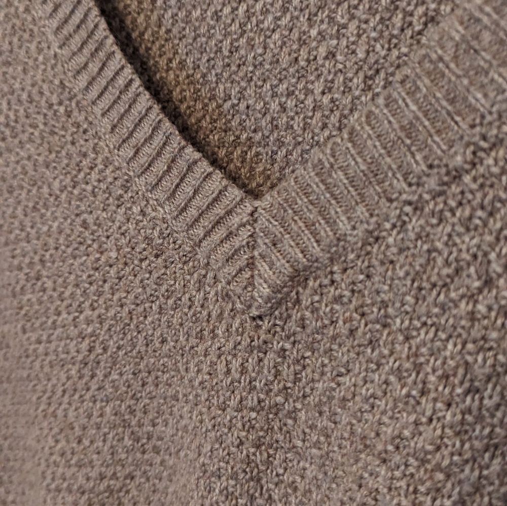Universal Thread | Knit V-Neck Sweater Oversized - Picture 4 of 10